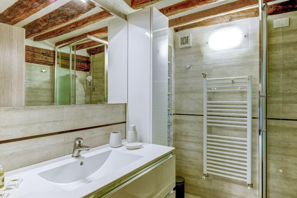 Luminoso Appartamento Nel Cuore Di Genova+Balcone Ngoại thất bức ảnh